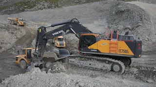 Volvo EC750E loading A30