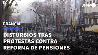 Disturbios en Francia tras protestas contra un Macron firme en su reforma de pensiones | AFP