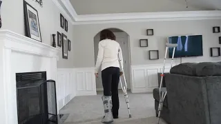 Walking with one crutch