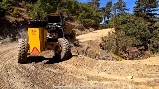 How Does John Deere 670 GP Grader Repair Roads? Long Study Video #johndeere #motorgrader