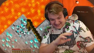 Пятёрка смотрит самые тупые моменты в Minecraft.