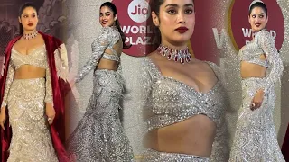 Charming Girl Janhvi Kapoor looking to 🥵 & Stunning while Ramp Walk for Jio World Plaza at BKC😍