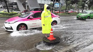 【4K】 Heavy Rain Bangkok Walk - Flash Flood in Thailand