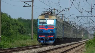 Низколетящий чех с опаздывающим поездом | ЧС7-310 с пассажирским поездом Ужгород - Запорожье