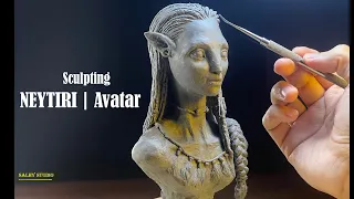 Sculpting Neytiri Avatar with clay