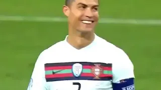 Nunca desista dos seus sonhos - Mbappe quando criança tinha fotos do Cr7 no quarto.