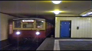 S-Bahn Berlin -  Nord Süd Tunnel - Einfahrt Stadtbahner BR475 in den S-Bahnhof Oranienburger Straße