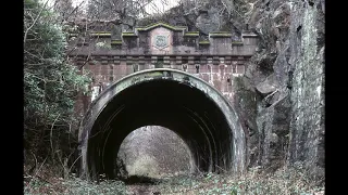 GLASGOW'S DISUSED RAILWAYS - Clydebank to Dumbarton 1982, by Douglas Thomson