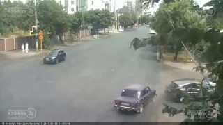 2017.07.08 Жесткое ДТП на развороте