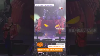 🎃Helloween🎃 at Budokan, Tokyo🇯🇵 September 16, 2023 - Andi introduces Michi and vice versa ❤️