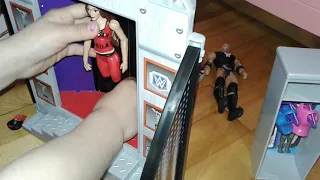 Amelia unboxes #WWE, Superstars Ultimate Entrance Playset & WWE #TheRock series #86