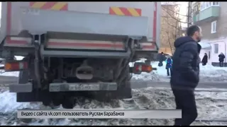 Фура парализовала движение транспорта на Пятерке в Ярославле