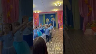 Танец  "Волга- речка" ст. гр. "Фиалка" д/с "Бабочка" г. Новокуйбышевск