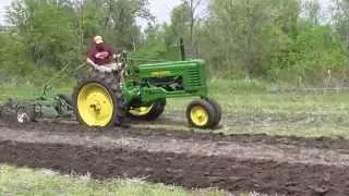 1948 John Deere B Plowing