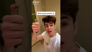 Shock pen prank 😂😂Wait for my mom