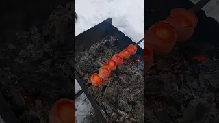 Уличная еда Сочи Лазаревское помидоры чери в беконе на шампурах