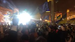 С Новым 2014-м! Рекордный Гимн Украины на Майдане.