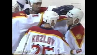 Viktor Kozlov scores from Kvasha's pass vs Lightning (10 oct 1998)