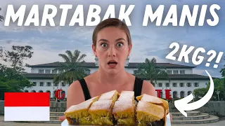 Foreigners Try MARTABAK for the FIRST TIME! 🇮🇩 Bandung, Indonesia Vlog