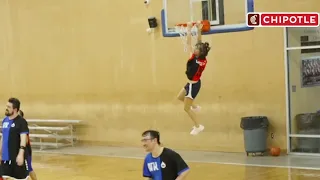 Esfand leaves Maya dangling from the hoop - OTK BASKETBALL