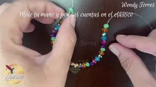 Nudos en pulsera de elástico