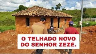 VAMOS FAZER O TELHADO NOVO NA CASINHA DO SR. ZEZÉ.