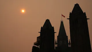 AIR QUALITY WARNINGS | Wildfire smoke blankets Ottawa, Toronto