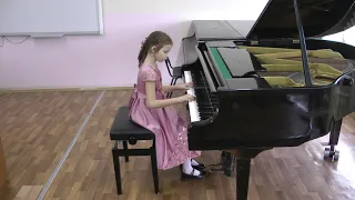 Передриенко Катя 3 класс (общее фортепиано) И.С.Бах Менуэт ре-минор