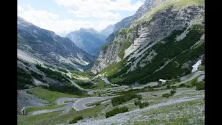 Mit dem Motorrad vom Stilfser Joch über die Südrampe nach Bormio