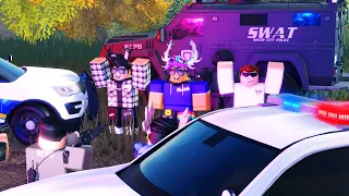 ROUGE SWAT OFFICER TAKES US HOSTAGE! - ERLC Roblox Liberty County