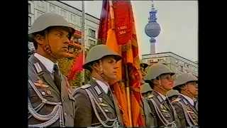 39 Jahre DDR  - Ehrenparade der NVA (7. Oktober 1988)