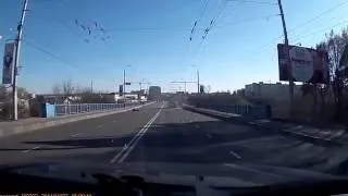 ДТП на Октябрьском мосту г Орёл 27 10 2014  1435