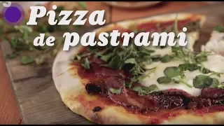 Pizza de pastrami i burrata