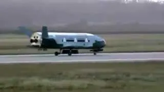 Secret X-37B Shuttle Returns to Earth (Raw Video)