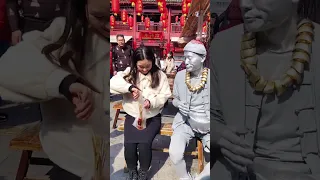 This beauty read my longing eyes😂#silverman #silver #statue #funny #performance #viral