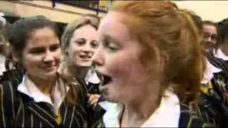 Gillard compliments 'great hair colour'