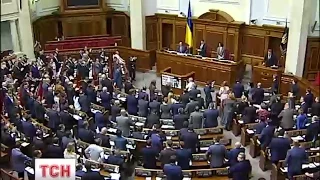 Про мінливість Володимира Гройсмана жартують користувачі соцмереж