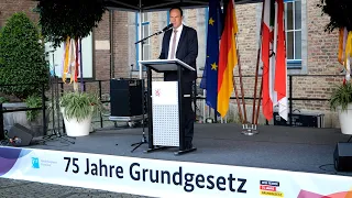 Freiheit, Frieden und Demokratie: OB Keller würdigt 75 Jahre Grundgesetz