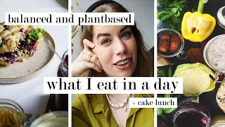 WHAT I EAT IN A DAY // plantbased and guilt-free food and snacks