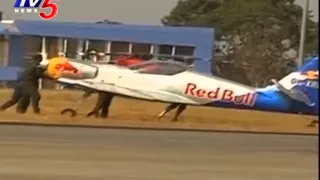 Red Bull Planes Clash during Aero India 2015 : TV5 News