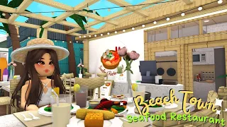 BLOXBURG: 🌞🌴BEACH TOWN SERIES (Part 8: 🦞 Seafood Restaurant) *SMALL PLOT* | Roblox