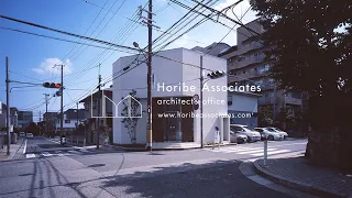 高さ4ｍの大扉の先に広がる展示スペース　街なかに佇む小さな美術館　Vol.1／Horibe Associates architect's office【大阪　建築家】