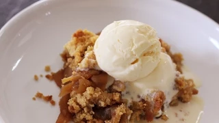 How To Make Caramelised Apple Crumble