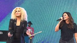 Little Big Town takes the Stage at the Jones Beach Theater on 6/9/22 performing my fave “Pontoon!”