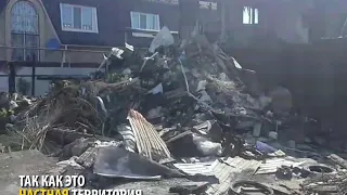 Сгоревшее общежитие стало домом для бомжей в Костанае