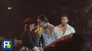 En video:  El momento en el que Maluma y Romeo Santos besan a fanáticas que tenían los ojos vendados