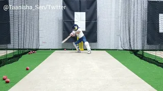 6 year old girl Taanisha Sen's batting