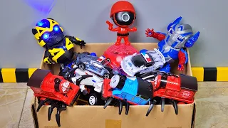 SATU KOTAK PENUH MAINAN, ADA MOBILAN POPLISI, ROBOT BUMBLEBEE OPTIMUS, THOMAS EXE CHOO CHOO CHARLES