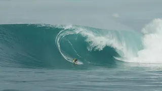 Justine Dupont Goes Right at Tahiti | Friday August 13 2021