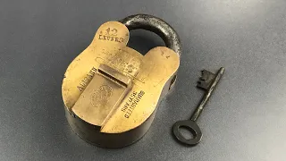 [744] 12-Lever “Dishonesty” Padlock Picked